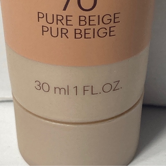 1 Maybelline Dream Velvet Soft Matte Hydrating Foundation Pure Beige #70 - Picture 4 of 15